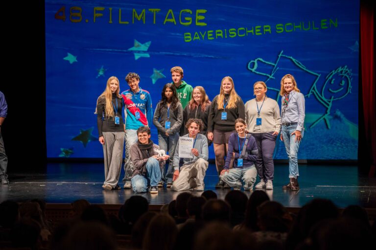 In 66 Sekunden verliebt, Röntgen-Gymnasiums Würzburg mit dem Gymnasium Veitshöchheim In 66 Sekunden verliebt, Röntgen-Gymnasiums Würzburg mit dem Gymnasium Veitshöchheim